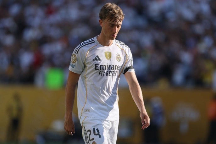 赫伊森：全队踢了一场精彩的比赛，但我要为自己的红牌道歉