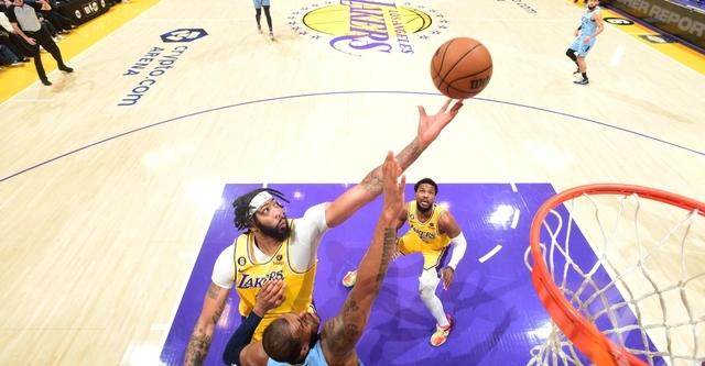 极速电竞比分网-浴血奋战爆砍30+22！无解浓眉助湖人杀进西部前10