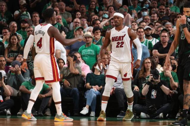 电竞直播LCK-上帝穿着热火22号在打球！巴特勒神迹比詹皇更疯狂